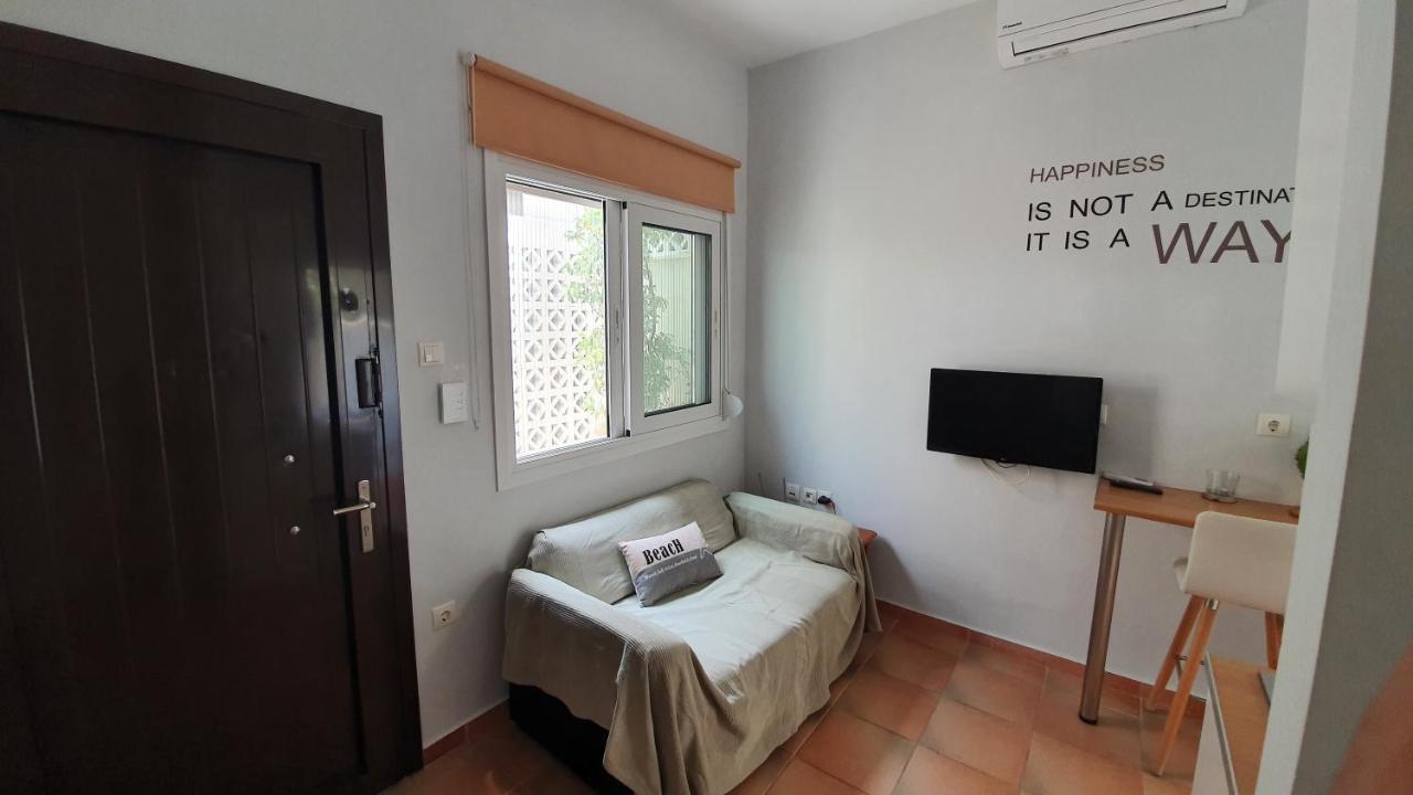 Cozy Seaside Studio In Lemos Vouliagmenis Athena Bagian luar foto
