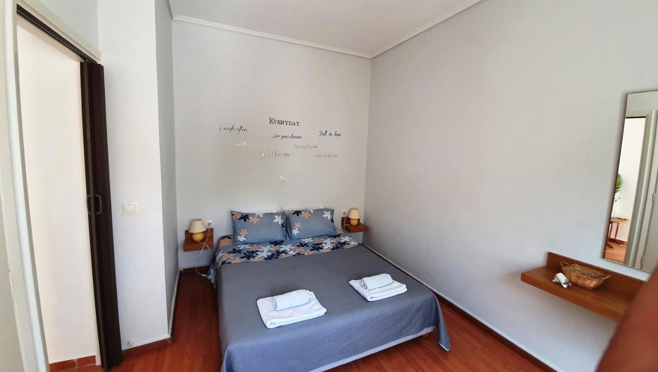 Cozy Seaside Studio In Lemos Vouliagmenis Athena Bagian luar foto